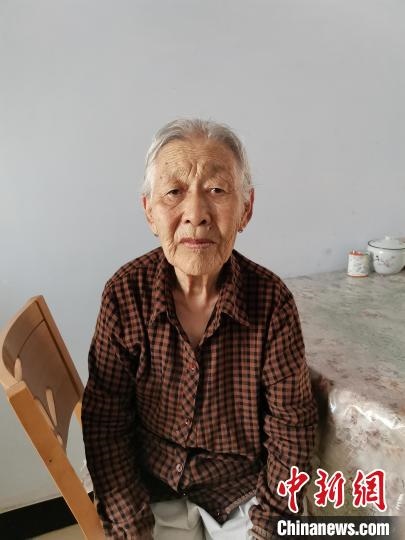 薩仁托婭拍攝的“草原母親”?！∷_仁托婭供圖