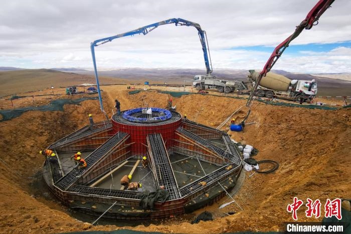 資料圖為該風電場建設現(xiàn)場?！≈袊娊瘓F成都勘測設計研究院有限公司 供圖