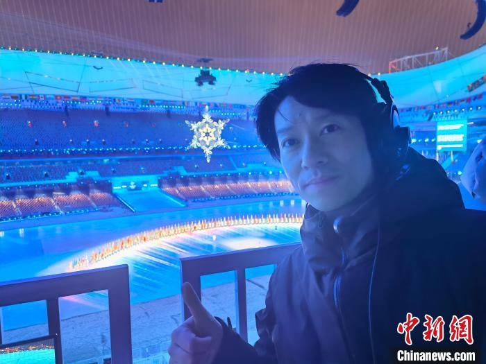 張文海在“鳥(niǎo)巢”內(nèi)。　張文海 供圖