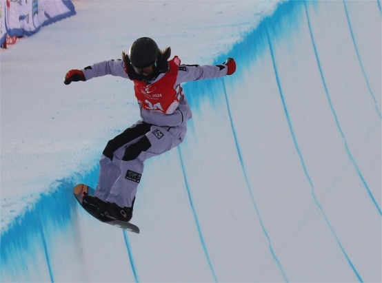 1708081329703655.png “十四冬”單板滑雪U型場地技巧公開組預(yù)賽超燃完賽48.png