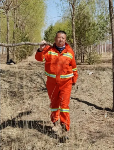 世界地球日，不忘治沙人3389.png