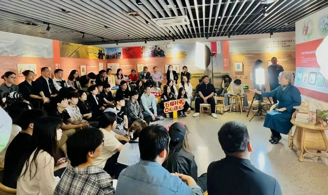 1750857768928711.jpg 在2.jpg