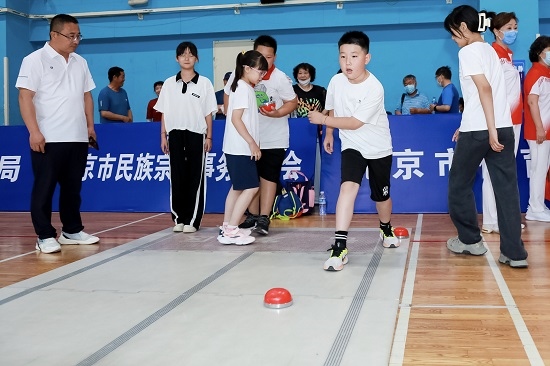 冰蹴球比賽場景。賽事主辦方供圖