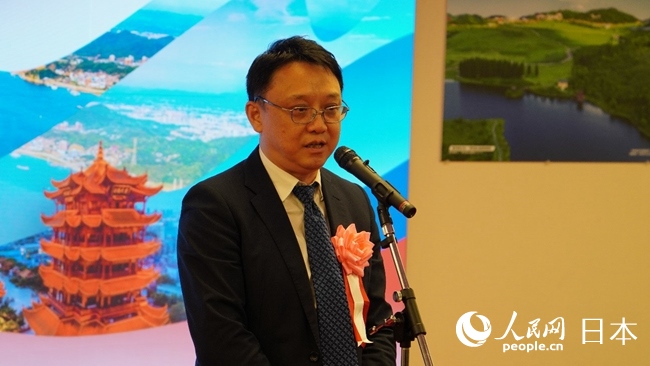 （圖片說明：東京中國文化中心主任羅玉泉致辭。人民網(wǎng)滕雪 攝）