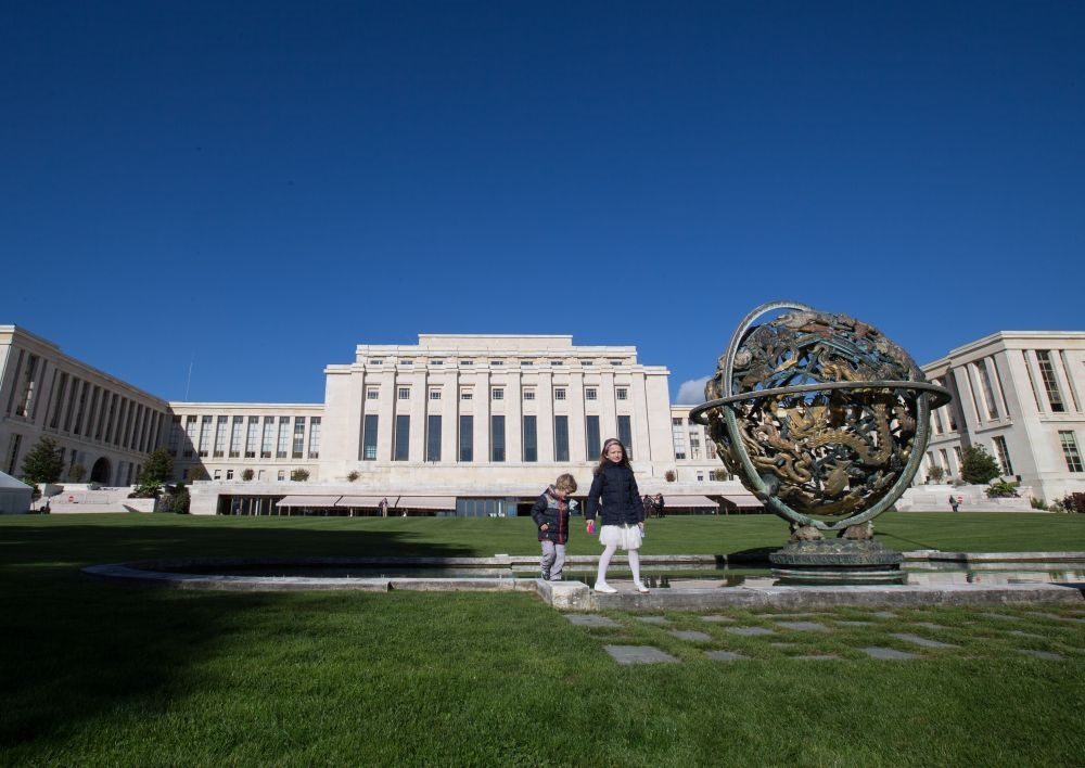 這是在瑞士日內(nèi)瓦拍攝的聯(lián)合國(guó)萬(wàn)國(guó)宮外景（2017年10月7日攝）。新華社記者 徐金泉 攝