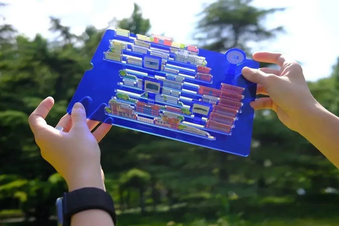 北京工業(yè)大學(xué)新版錄取通知書。校方供圖