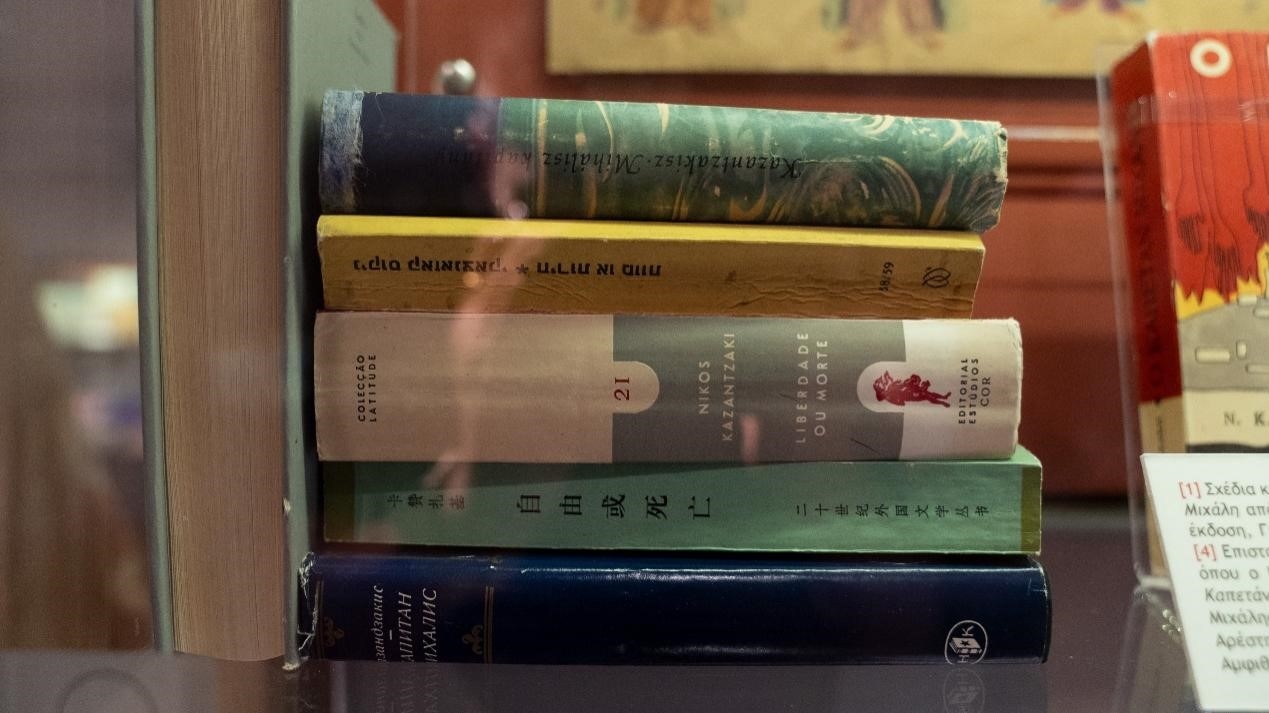 《自由或死亡》是卡贊扎基斯第一部被翻譯成中文的作品，希臘名為《米卡尼船長》，“米卡尼”正是他父親的名字。人民網(wǎng)記者 葛泰佚攝