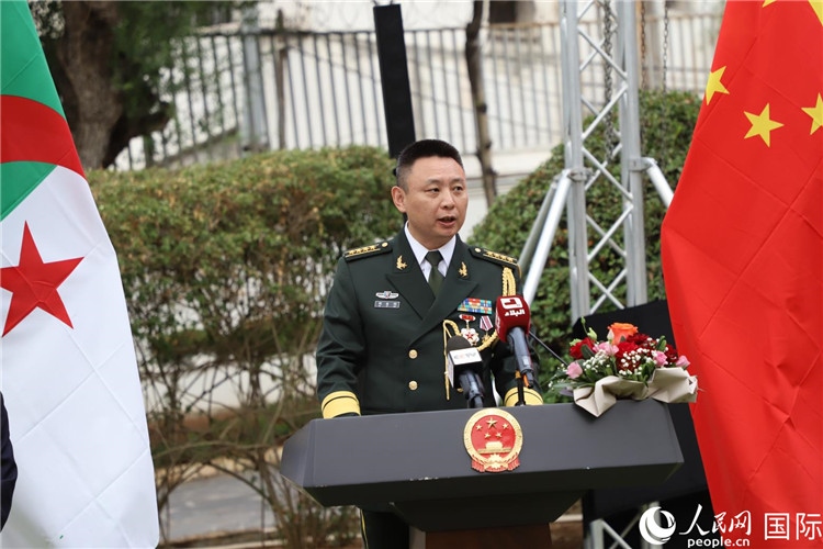 圖為胡璽鈞武官致辭。人民網記者 王傳寶攝