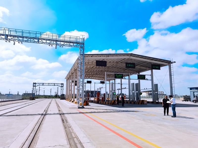 中歐班列（沈陽）集結中心貨運通道。人民網(wǎng)記者 栗翹楚攝