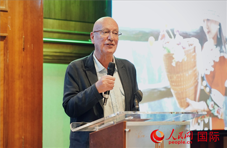 旅?作家魯珀特·帕克分享張家界旅行照片。人民網(wǎng) 郭錦標攝