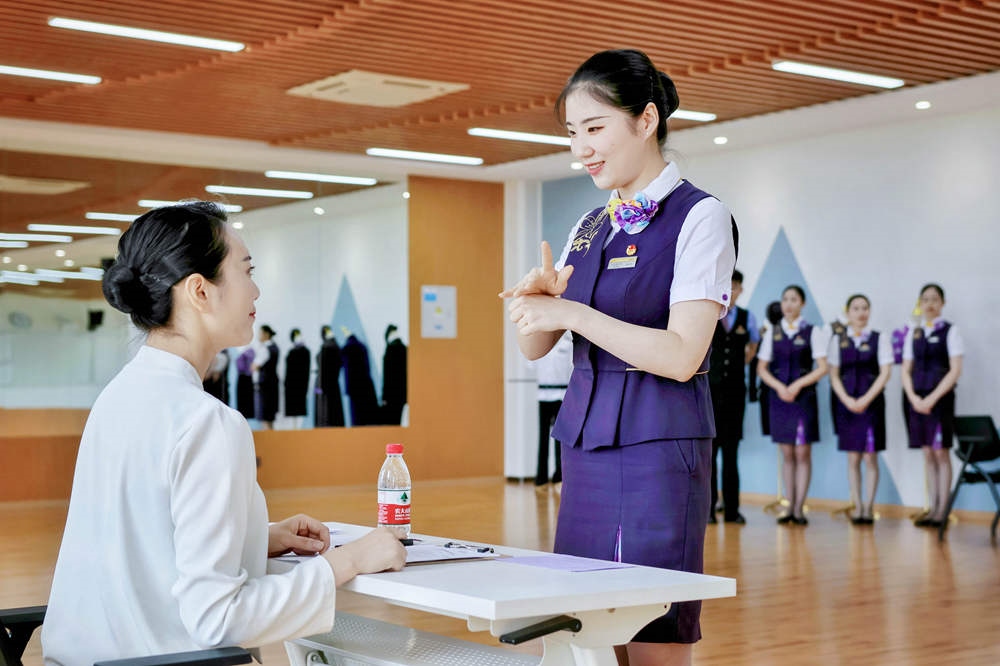 手語培訓(xùn)與考核。