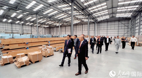 圖為旗艦倉現(xiàn)場。人民網(wǎng) 郭錦標(biāo)攝