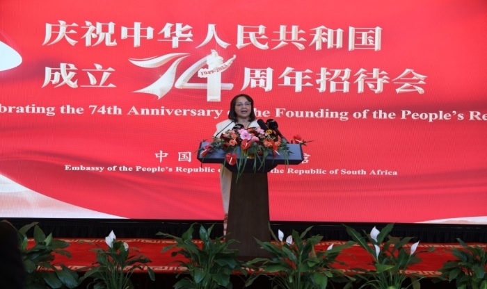 德利萊代表南政府向中國政府和人民致以誠摯祝賀。中國駐南非使館供圖