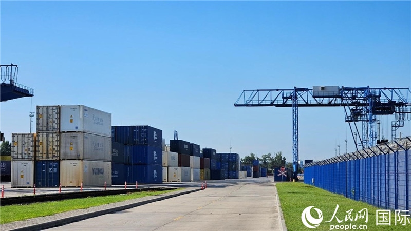 布列斯特北站，堆滿了來自中國的貨物。人民網(wǎng)記者 王震攝