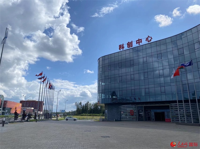 中白科技成果產(chǎn)業(yè)化創(chuàng)新中心大樓。人民網(wǎng)記者 王震攝