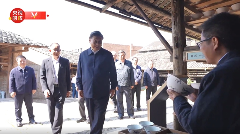 2023年10月11日，習(xí)近平在江西景德鎮(zhèn)考察。（視頻截圖）