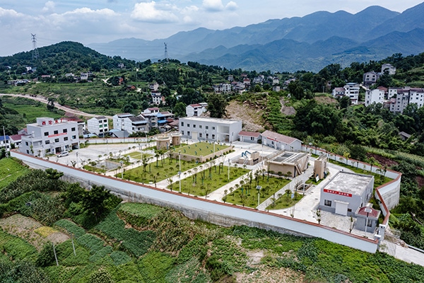 建成后的西沱鎮(zhèn)水廠(chǎng)。受訪(fǎng)者供圖