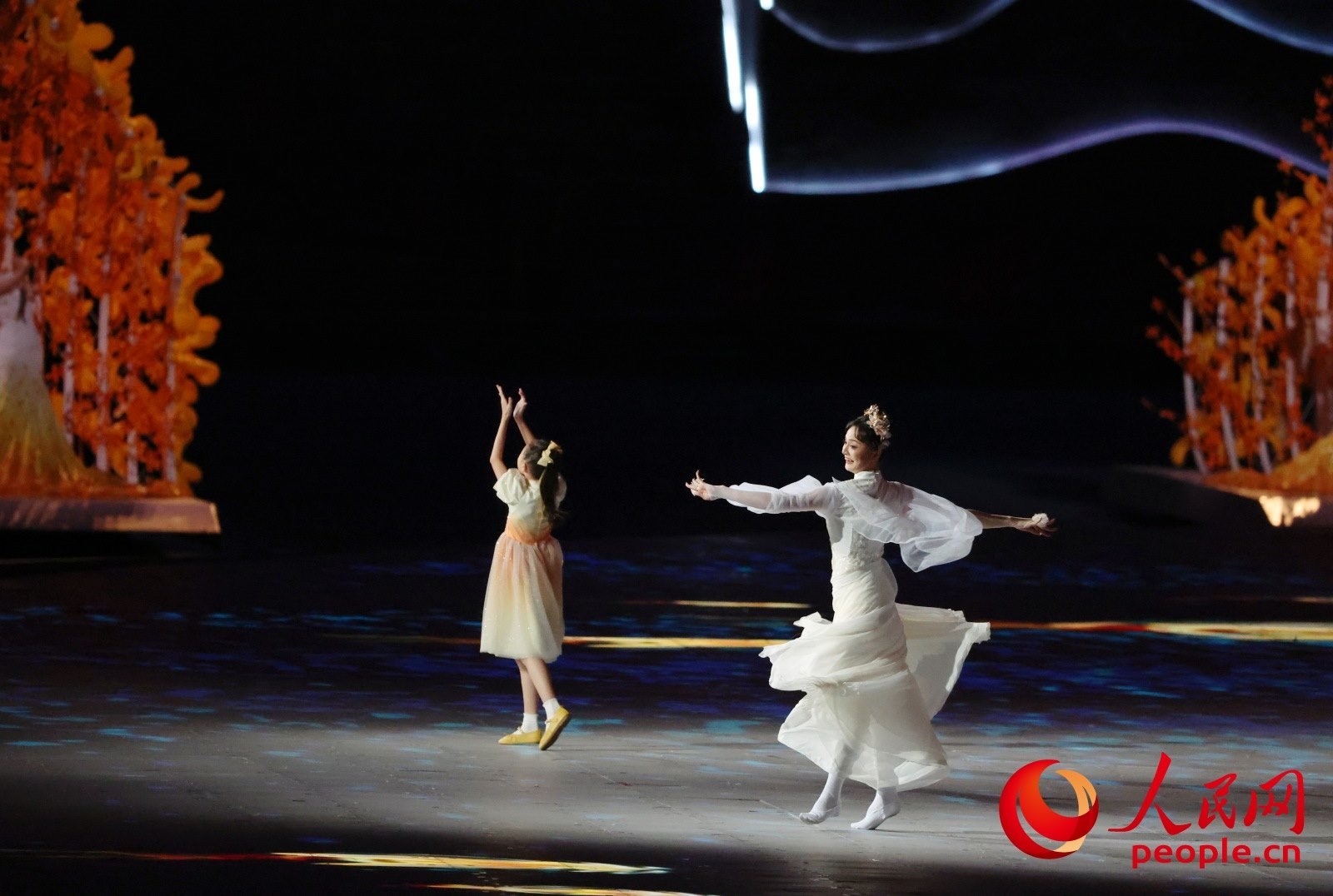 開幕式現(xiàn)場。人民網(wǎng) 周靜圓攝