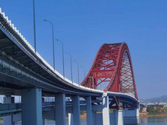 清水塘大橋側(cè)面。本報(bào)記者 常雯宜攝