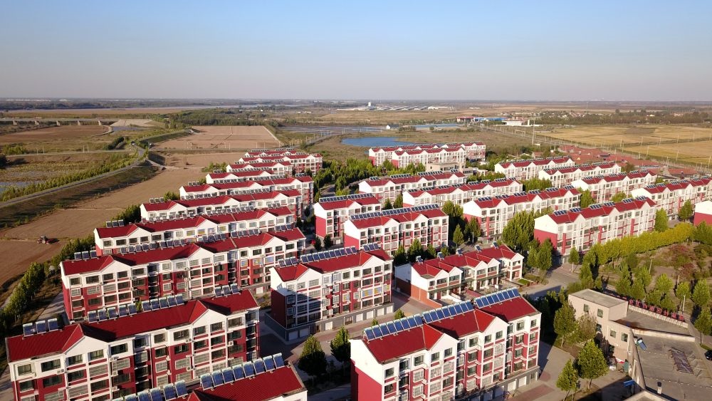 山東省東營市墾利區(qū)楊廟社區(qū)（2021年10月17日攝，無人機照片）。新華社記者 郭緒雷 攝