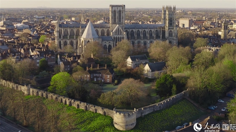 鳥(niǎo)瞰約克古城: (攝影/ Hewitt and Walker)