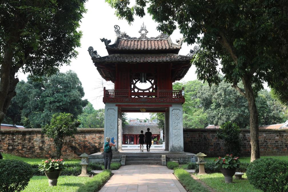 這是越南首都河內(nèi)文廟內(nèi)的奎文閣。