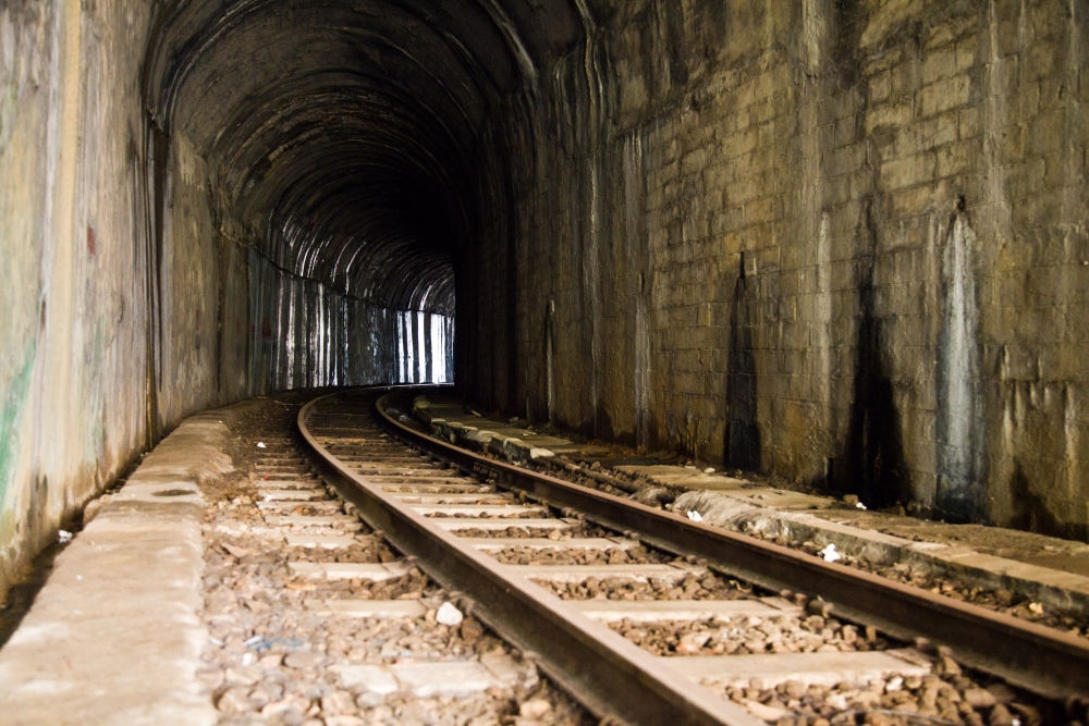 這是2013年3月22日拍攝的河口境內(nèi)的米軌鐵路。