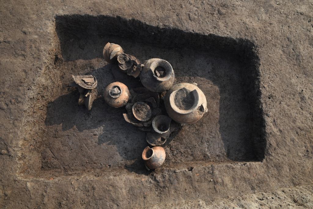汶溪遺址河姆渡文化晚期墓葬。寧波市文化遺產(chǎn)管理研究院供圖