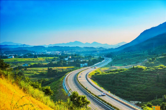 農(nóng)村公路讓老百姓出行變得更便捷。受訪方供圖