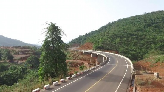 中塞友誼公路。