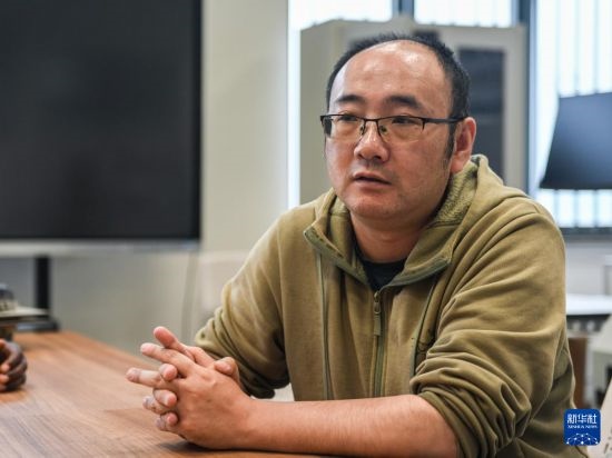 2月15日，在亞的斯亞貝巴的埃塞俄比亞聯(lián)邦職業(yè)技術(shù)培訓(xùn)學(xué)院，魯班工坊中方負(fù)責(zé)人江絳接受新華社采訪。