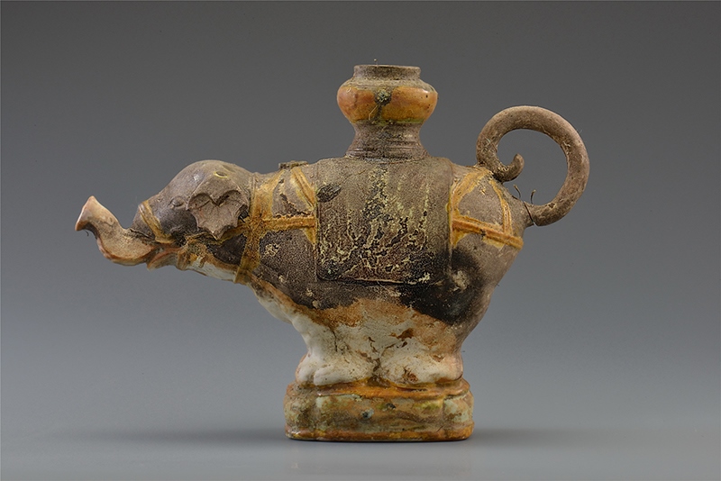 一號沉船出水的三彩象形持壺。中國文物報社供圖