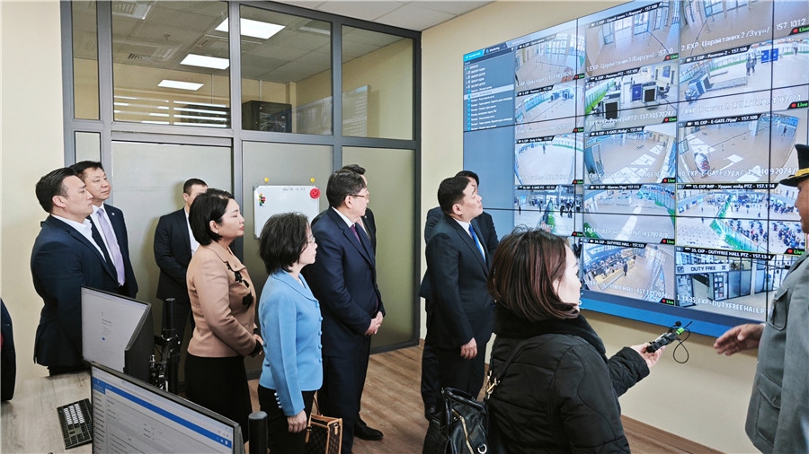 3月24日，中蒙官員考察項目。駐蒙古使館供圖