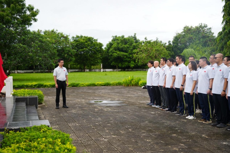 醫(yī)療隊隊長致詞。中國援桑醫(yī)療隊供圖