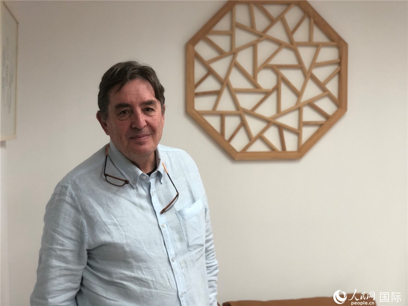 西班牙塞萬(wàn)提斯學(xué)院院長(zhǎng)路易斯·加西亞·蒙特羅在北京接受人民網(wǎng)專訪 人民網(wǎng)記者 趙 健攝