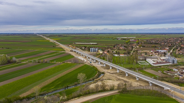 匈塞鐵路塞爾維亞境內(nèi)。中國(guó)鐵路國(guó)際有限公司供圖