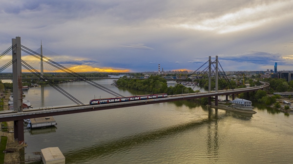 匈塞鐵路塞爾維亞境內(nèi)。中國(guó)鐵路國(guó)際有限公司供圖