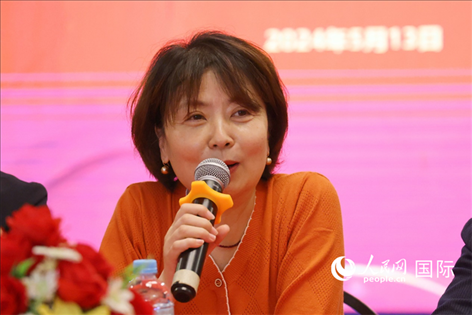 陜西省歸國華僑聯(lián)合會黨組成員、副主席兼秘書長尚小紅在座談會上致辭。人民網(wǎng)記者 陳海琪攝