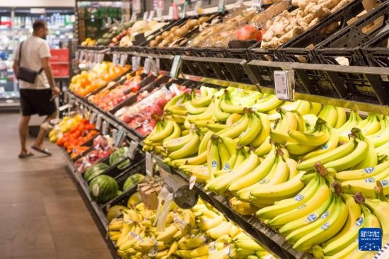 5月24日，顧客在德國柏林一家超市購物。新華社記者 任鵬飛 攝