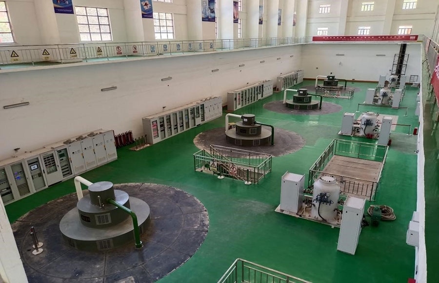  剛果（金）布桑加水電站四臺發(fā)電機(jī)組。中鐵資源集團(tuán)供圖