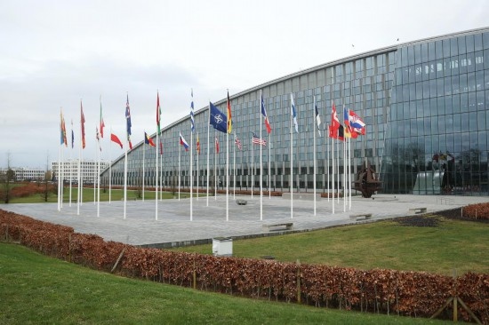  這是2月15日在比利時(shí)布魯塞爾拍攝的北約總部一角。為期一天的北約成員國(guó)國(guó)防部長(zhǎng)會(huì)議15日在比利時(shí)首都布魯塞爾結(jié)束。會(huì)議就加強(qiáng)北約的威懾和防御以及對(duì)烏克蘭的支持等問(wèn)題展開(kāi)討論。新華社記者趙丁喆攝