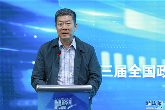 中國版權(quán)協(xié)會(huì)理事長、第十三屆全國政協(xié)文化文史和學(xué)習(xí)委員會(huì)副主任、新聞出版總署原副署長、國家版權(quán)局原副局長閻曉宏現(xiàn)場致辭