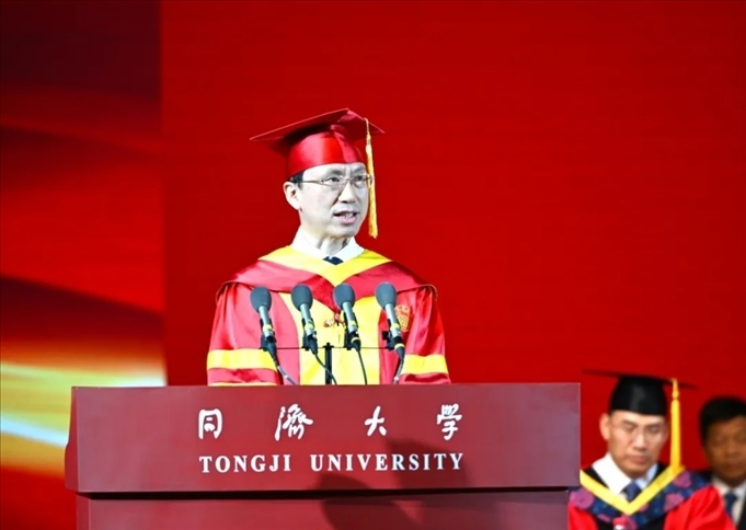 同濟(jì)大學(xué)校長(zhǎng)、中國(guó)工程院院士鄭慶華