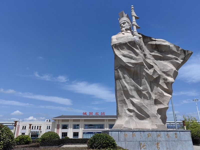 張騫雕塑。新華社記者 孫正好 攝