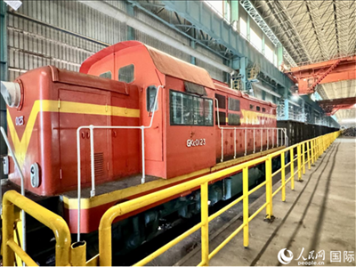 運(yùn)輸通鋼產(chǎn)品的火車(chē)。人民網(wǎng) 謝瑩攝