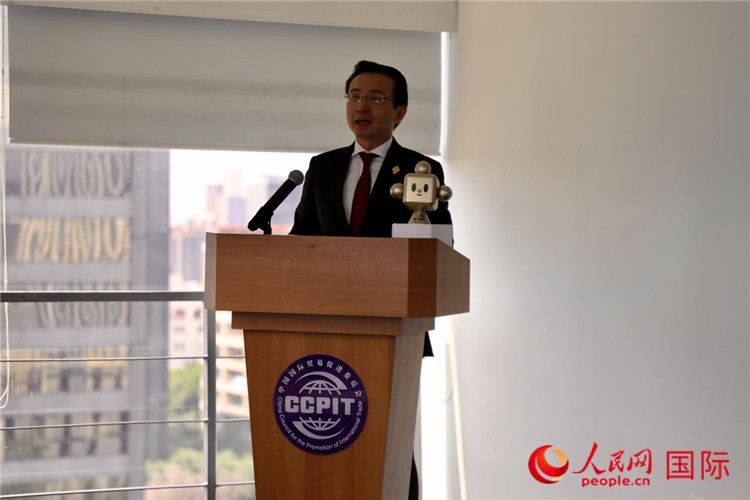 中國駐墨西哥大使張潤發(fā)表講話。人民網(wǎng) 埃內(nèi)斯托·多明戈斯攝