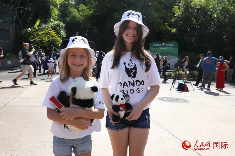3、美國(guó)當(dāng)?shù)卦S多民眾來(lái)圣迭戈動(dòng)物園看熊貓。 人民網(wǎng)記者 李志偉攝