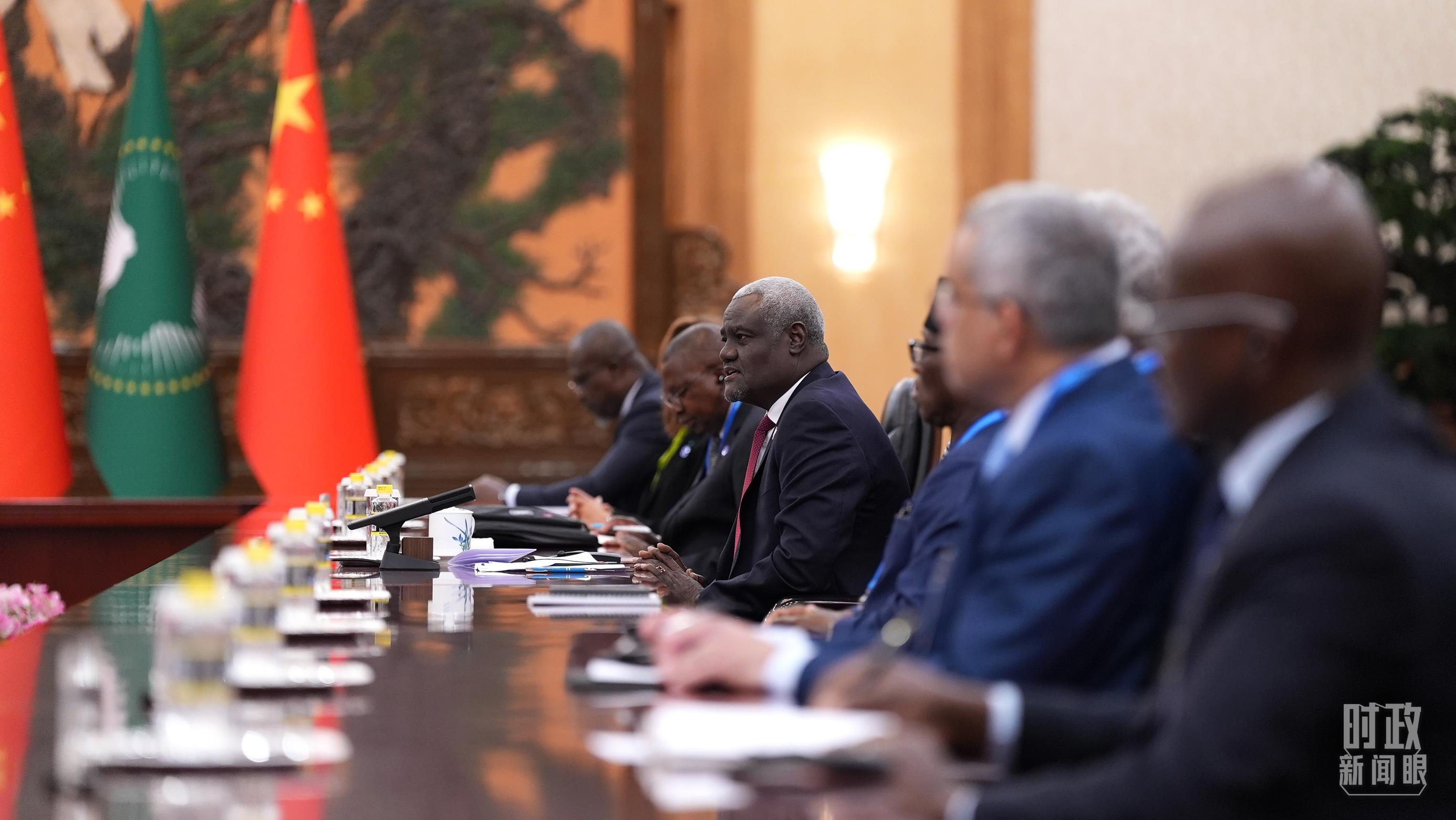  △正在參加會晤的非盟委員會主席。（總臺央視記者彭漢明拍攝）