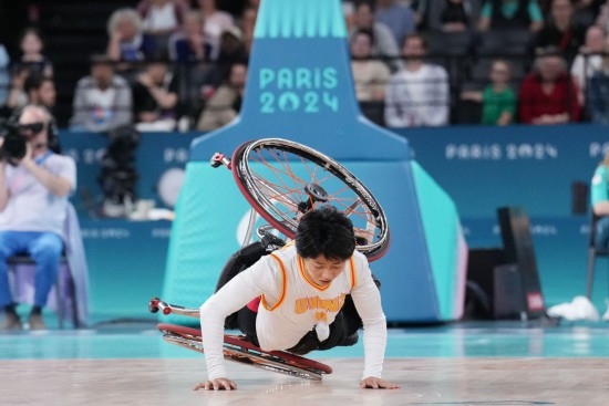 巴黎殘奧會｜“撞車、摔倒，我們都習(xí)慣了”