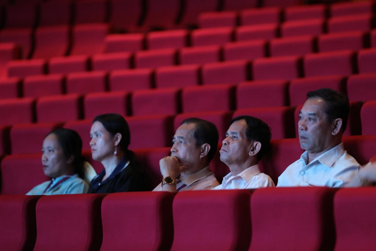 亞洲媒體考察團(tuán)在觀眾席就座?！吨袊?jīng)濟(jì)周刊》記者 肖翊攝